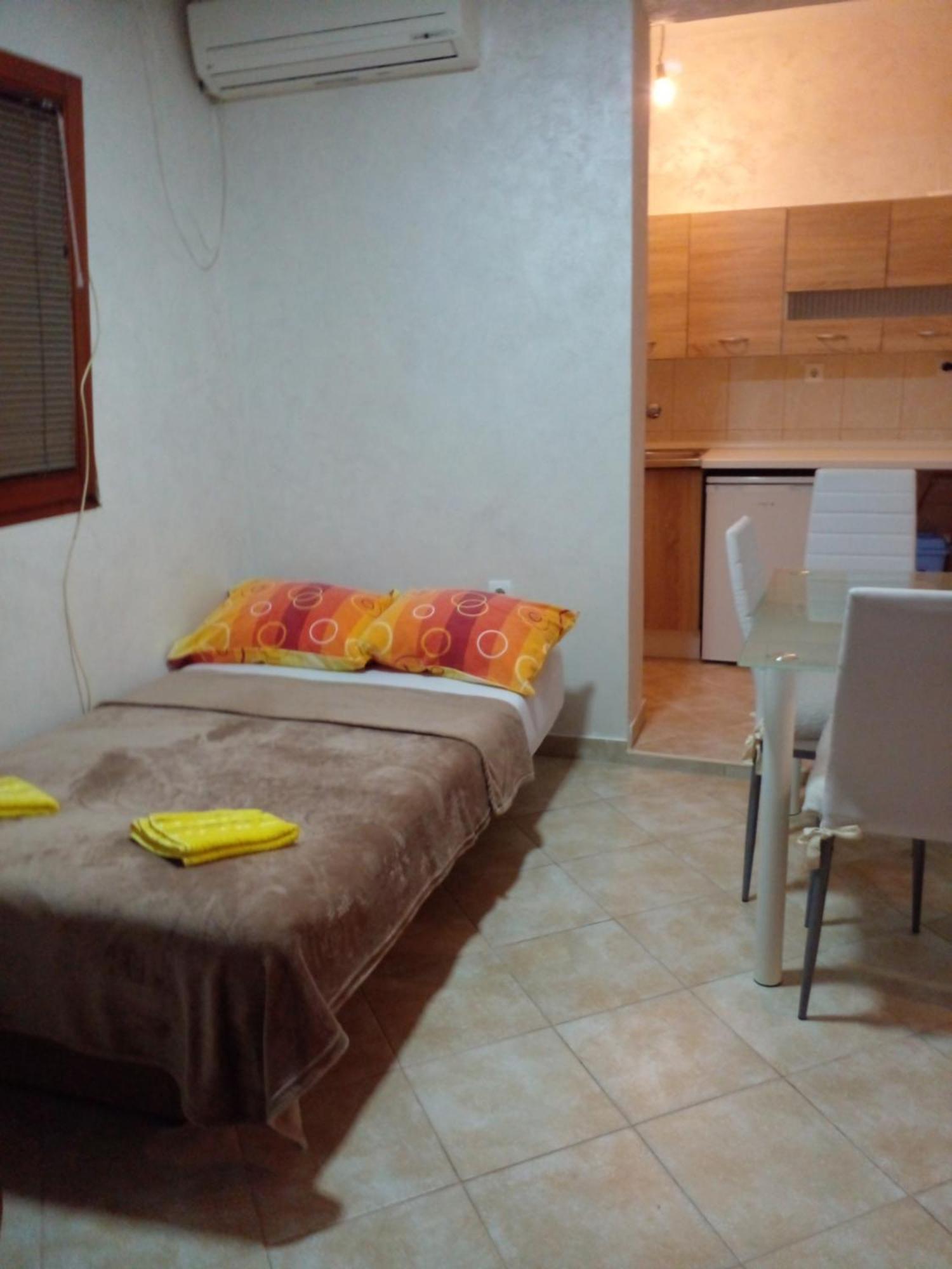 Apartment Jelaca Herceg Novi Zimmer foto